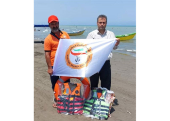 تجهیز همیاران ناجی در سواحل مازندران به وسایل امداد و نجات دریایی