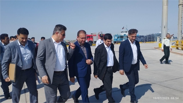 بازدید سرپرست معاونت هماهنگی امور اقتصادی استانداری خوزستان از بندر اروندکنار