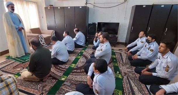 برگزاری نماز وحدت در یگان حفاظت بندر آبادان