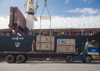 تخلیه و بارگیری همزمان ۱۶ کشتی حامل ۸۱۵ هزار تن کالا در بندر امام خمینی (ره)