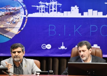 معارفه مدیرکل بنادر و دریانوردی استان خوزستان/ کشورهای مختلفی درحال مذاکره برای بهره‌مندی از ظرفیت‌های ترانزیتی ایران هستند/ بندر امام خمینی(ره) باید به سمت تبدیل شدن به شهر لجستیکی بندری حرکت کند