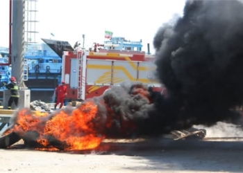 گزارش تصویری مانور اطفاء حریق در بندر گناوه