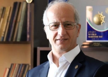 استفاده از موی سر انسان برای مقابله و جمع آوری لکه های نفتی در دریا!