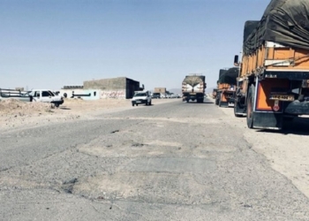 جدال رانندگان با جاده‌های ناسالم برای حفظ جان و مال