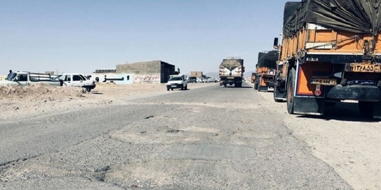 جدال رانندگان با جاده‌های ناسالم برای حفظ جان و مال