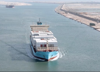 عبور اولین کشتی کانتینری بدون آلایندگی جهان از کانال سوئز+(فیلم)