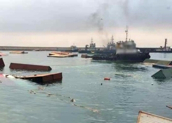 نجات 22 سرنشین شناور خارجی ​حادثه دیده در آب‌ های عسلویه