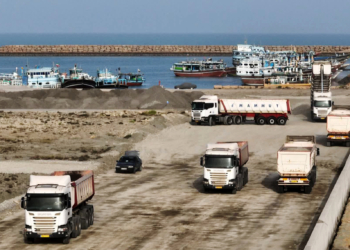 پیشرفت ۳۰ درصدی طرح احداث راه دسترسی بندر سیریک