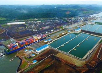 هرج و مرج کشتی‌ها برای عبور از کانال پاناما