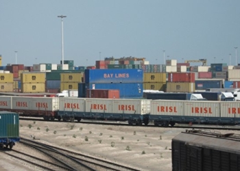 گام‌های راهبردی برای رسیدن به درآمد پایدار در اقتصاد ایران/ روایت وزیر راه و شهرسازی از ریل‌گذاری برای رونق حمل‌و‌نقل چندوجهی