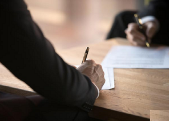 اجحاف خودروسازان در حق رانندگان و خریداران کامیون