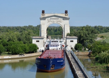 بررسی تصمیم راهبردی برای لایروبی ولگا دن