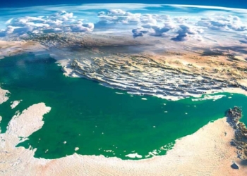 برگزاری آیین رونمایی از کتاب «سیاست و تجارت در فارس»