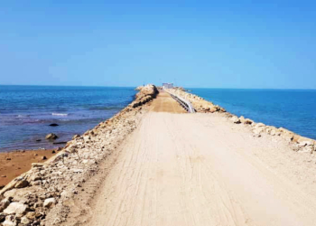 کشف سازه دریایی بدون مجوز در محدوده روستای زیارت سیریک