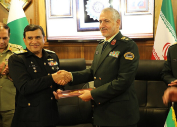 امضای تفاهمنامه امنیت دریایی میان ایران و پاکستان