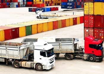 اختصاص ۵۱۲ هزار و ۹۸۷ کامیون جهت خروج کالاهای اساسی از بنادر