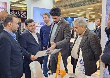 بازدید مدیرعامل سازمان بنادر از غرفه گروه کشتیرانی