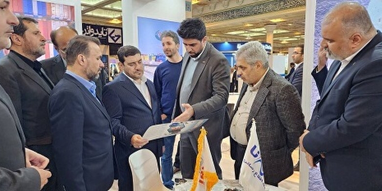 بازدید مدیرعامل سازمان بنادر از غرفه گروه کشتیرانی