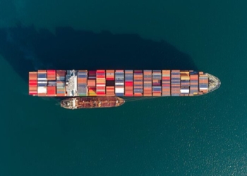 آمادگی بنادر آفریقایی برای سوخت‌گیری کشتی‌هایی که از دریای سرخ دور می‌شوند