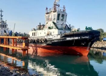 به آب اندازی 2 فروند یدک کش در بندر شهید رجایی