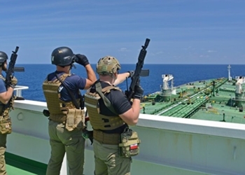 دریای سرخ به میدان جنگ دریایی تبدیل شده است