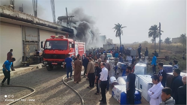 همکاری و مشارکت آتش‌نشانی بندر خرمشهر در اطفاء حریق مجتمع تجاری در مینوشهر