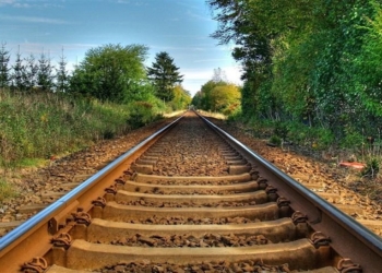 تداوم دومینوی وعده‌ها برای افتتاح راه‌آهن رشت - کاسپین