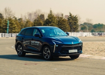 تست‌درایو لاماری ایما هیبرید در پیست آزادی