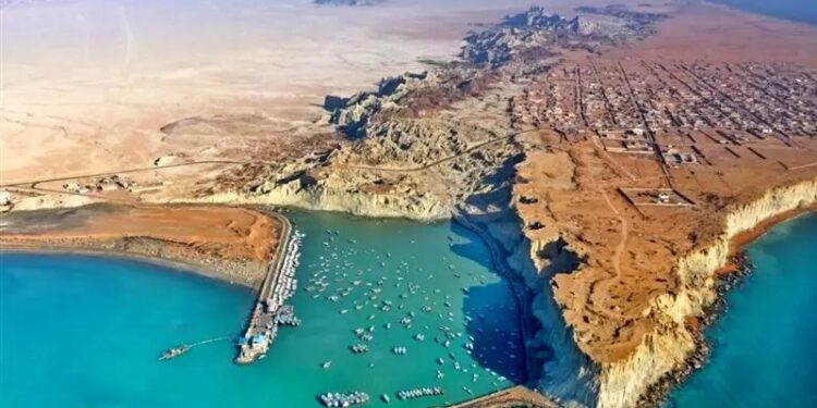 درآمد ۸۰ میلیارد دلاری با توسعه سواحل مکران