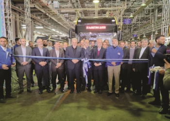 درباره بی‌گدار به برق زدن!