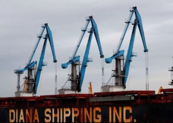 شرکت کشتیرانی دیانا عبور و مرور از کانال سوئز را متوقف کرد