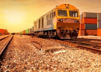 ناآگاهی مدیران دولتی و دادن آدرس غلط برای صادرات لکوموتیو