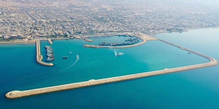 افزایش 42 درصدی تخلیه و بارگیری در بندر کنگان / ظرفیت انبار کالاهای تجاری در کنگان نیازمند توسعه است