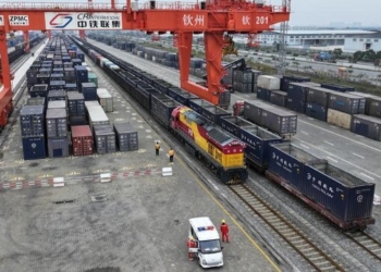 رکورد خدمات قطار‌های چندوجهی ریلی - دریایی چین