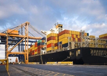 تخلیه و بارگیری در بنادر