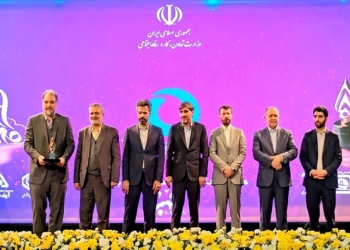 کسب «تندیس زرین» بنگاه‌های برتر و بهره‌ور توسط کشتیرانی دریای خزر