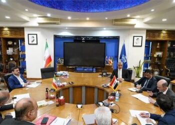 تاکید بر اجرای لایروبی اروندرود و شناورسازی مغروقه ها ​