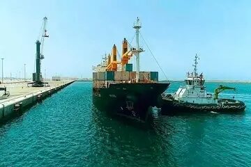 تخلیه و بارگیری ۴ میلیون و ۲۶۹ هزار تن کالا در بندر چابهار