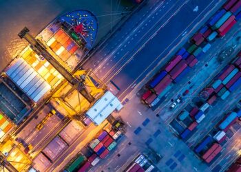 دبیرکل انجمن کشتیرانی:مشکلات زیادی برای جذب بار به ویژه در دریای خزر داریم