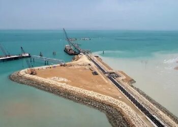 بهره برداری اسکله ۵۰۰۰ تنی قشم تا اواخر پاییز امسال