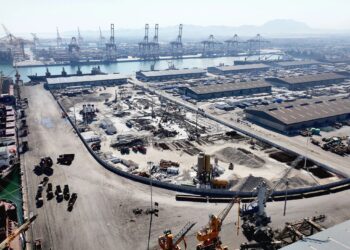 ترمینال مکانیزه غلات بندر شهید رجایی در مسیر توسعه