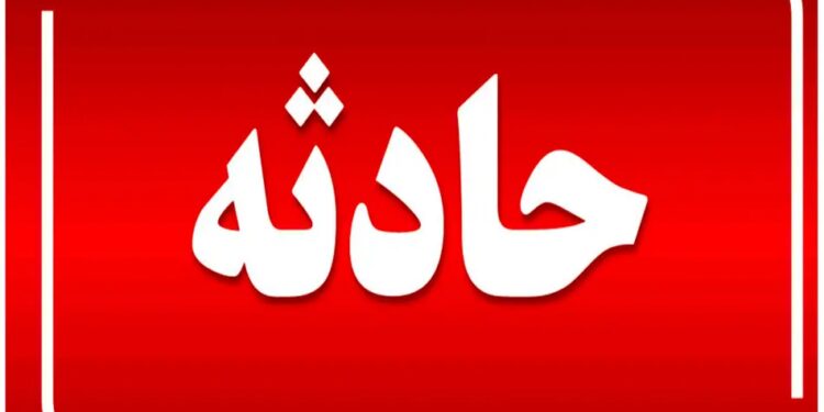 آتش سوزی ۳ لنج چوبی در بندر آبادان