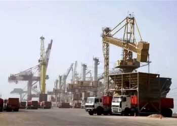 تخلیه ۶۵ میلیون تن کالای اساسی در بنادر کشور در دولت سیزدهم