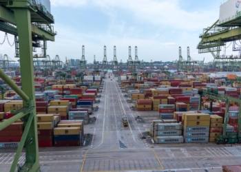 ترافیک بندری در قطب تجارت دریایی جهان به بن بست خورد