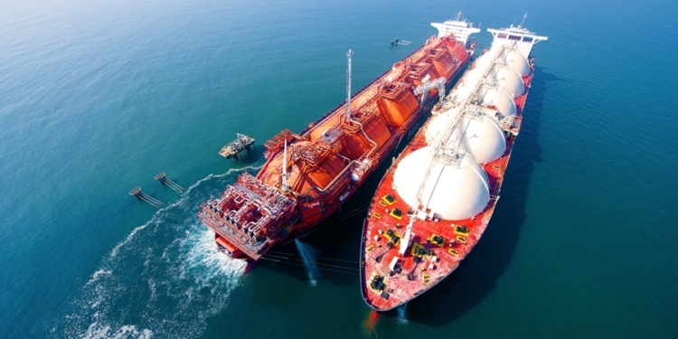 روسیه در مسیر قطب شمال ناوگان سایه LNG را تقویت می‌کند