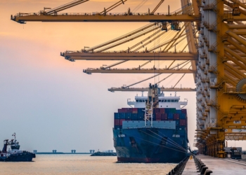 شاخص جهانی کانتینر ۱۸۱ درصد نسبت به سال ۲۰۲۳ افزایش یافت