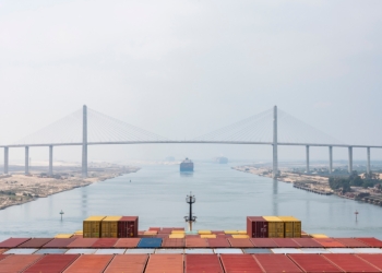 ۱۴ درصد خطوط کشتیرانی بزرگ از کانال سوئز عبور می‌کنند