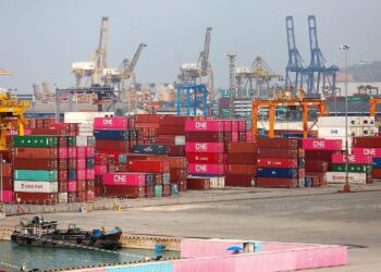 افزایش ۶۲ درصدی عملیات تخلیه و بارگیری در بندر چابهار