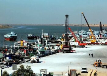 با یک خط دریایی؛ بندر خرمشهر به بصره وصل می‌ شود