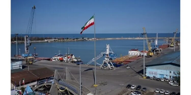 بنادر شمالی ایران؛ ظرفیت های بلااستفاده و چالش های بهره برداری